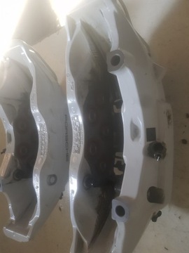 PORSCHE TAYCAN TŘMEN BRZDOVÝ LEVÝ PRAVÝ PŘEDNÍ