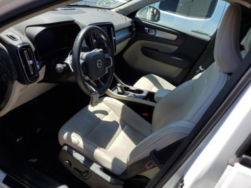 Volvo XC40 2020 Volvo XC 40 Volvo XC40 T5 Momentum 2.0 Benzyna 252KM, zdjęcie 6