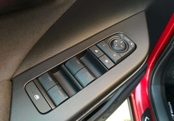 Toyota C-HR II SUV 1.8 Hybrid 140KM 2025 Toyota C-HR Toyota C-HR 1.8 Hybrid Executive 1.8 Hybryda 140KM, zdjęcie 38