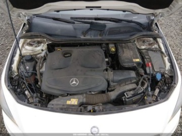 Mercedes CLA C117 2016 Mercedes-Benz CLA 250 2016 2.0 Benzyna 208KM, zdjęcie 8