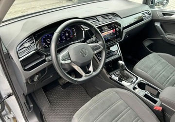 Volkswagen Touran III 1.5 TSI EVO 150KM 2023 Volkswagen Touran Highline Pakiety, ACC, Digital Cockpit, Kamera cofania,, zdjęcie 6