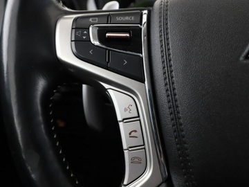 Mitsubishi Outlander III SUV PHEV Facelifting 2017 2.0 203KM 2017 Mitsubishi Outlander FV23% 4x4 PHEV full LED, zdjęcie 30