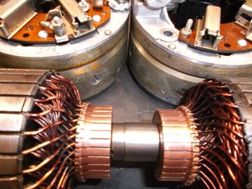MZ ES, TS, ETS 125, 150, 250, 250/0 250/1, 250/2. PRĄDNICA + WIRNIK 6V. DDR