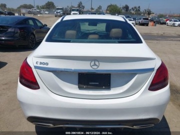 Mercedes Klasa C W205 2020 Mercedes-Benz Klasa C 2020 Mercedes-Benz C-Class C 300 Sedan 2.0 Benzyna, zdjęcie 14