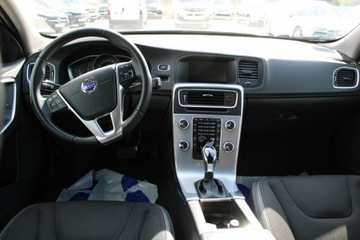 Volvo V60 I Kombi Facelifting 2.0 D4 DRIVE-E 190KM 2018 Volvo V60 Cross Country Momentum 190HP F-vat Salon, zdjęcie 18