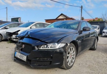 Jaguar XE Sedan 2.0 i4 180KM 2016 Jaguar XE 2016r. SALON POLSKA. 2.0 DIESEL. AUTOMAT.Uszkodzony lewy przod.