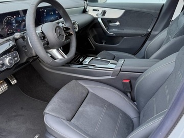 Mercedes CLA C118/X118 Coupe Facelifting 1.3 200 163KM 2025 MERCEDES-BENZ CLA 200 AMG Line Sedan 1.3 (163KM) 2025, zdjęcie 6