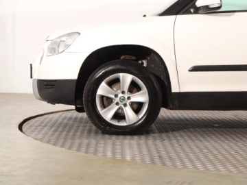 Skoda Yeti Minivan 2.0 TDI CR DPF 4x4 140KM 2010 Skoda Yeti 2.0 TDI, 4X4, Klima, Klimatronic, zdjęcie 12