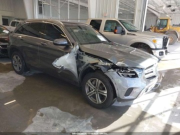 Mercedes GLC C253 2021 Mercedes-Benz GLC 2021 r., 2,0L 4 MATIC 2.0 Benzyna 255KM, zdjęcie 2