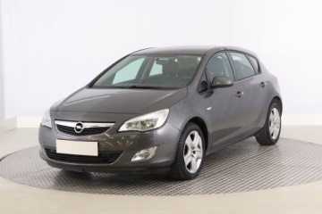 Opel Astra J Hatchback 5d 1.4 Turbo ECOTEC 140KM 2012 Opel Astra 1.4 T, Klima, Tempomat, Parktronic, zdjęcie 1