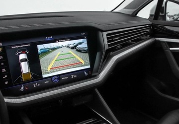 Volkswagen Touareg III SUV 3.0 V6 SCR TDI 231KM 2022 Volkswagen Touareg 3.0 TDI 231KM Tiptronic, Reflektory LED Matrix, Kamera, zdjęcie 16