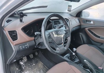 Hyundai i20 II 2015 Hyundai i20 2015r, 1.2 Benzyna. Uszkodzony przod. 1.2 Benzyna 80KM, zdjęcie 6