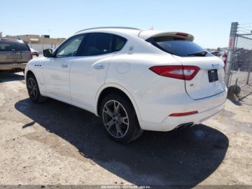 Maserati Levante 2019 Maserati Levante Granlusso 2019 3.0 Benzyna 345KM, zdjęcie 2