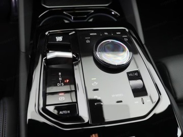 BMW Seria 5 G90-91 Sedan Plug-In 2.0 30e 299KM 2025 BMW Seria 5 530e Sport Sedan 2.0 (299KM) 2025, zdjęcie 13