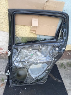 DVEŘE TOYOTA YARIS III '11-17 KOMPLETNÍ ZADNÍ ORIG.