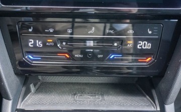 Volkswagen Passat B8 Variant Facelifting 2.0 TDI SCR 150KM 2023 Volkswagen Passat 2.0TDI 150KM DSG Elegance Grzana szyba Virtual cockpit E, zdjęcie 34