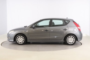 Hyundai i30 I Hatchback 1.4 109KM 2010 Hyundai i30 1.4 CVVT, Klima, zdjęcie 2
