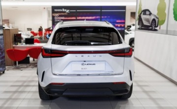 Lexus NX II SUV Facelifting 2.5 350h 243KM 2024 Lexus NX 350h Prestige AWD Desing Tazuna 2.5 Benzyna 242KM, zdjęcie 4