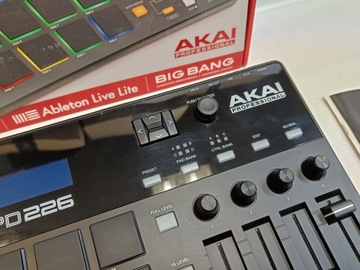 USB/MIDI-контроллер Akai MPD 226