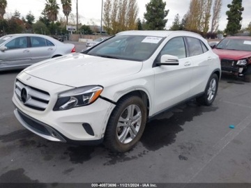 Mercedes GLA I 2017 Mercedes-Benz GLA 2017 Mercedes-Benz GLA GLA 250 4MATIC SUV 2.0 Benzyna, zdjęcie 1