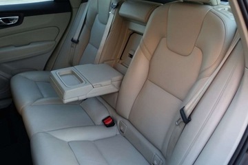 Volvo XC60 II Crossover D4 190KM 2018 Volvo XC 60 Inscription D4 AWD tempomat czujniki skora klima 2stref F, zdjęcie 8