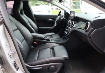 Mercedes CLA C117 Shooting Brake Facelifting 2.1 200 d 136KM 2018 Mercedes-Benz CLA 200d automat, podgrzewane fotele, skorzana tapicerka, pd, zdjęcie 5