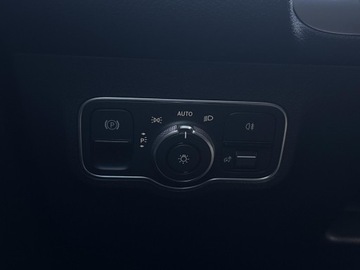 Mercedes GLB SUV 2.0 200d 150KM 2024 Mercedes-Benz GLB 200, zdjęcie 23