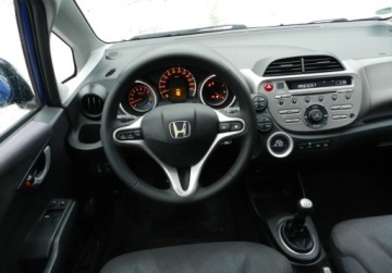 Honda Jazz III 1.4 i-VTEC 100KM 2009 Honda Jazz KLIMATRONIK 1,4 sliczna i sprawna 1.3 Benzyna 100KM, zdjęcie 6