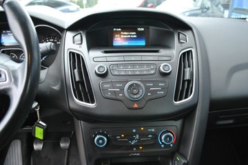 Ford Focus III Hatchback 5d facelifting 1.5 TDCi 95KM 2018 Ford Focus Hatchback Trend 1,5 TDCi 95KM ASO Forda, zdjęcie 16