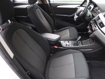 BMW X1 F48 2018 BMW X1 sDrive18i, Salon Polska, Serwis ASO, zdjęcie 8