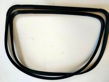 Уплотнитель люка Мерседес С126.