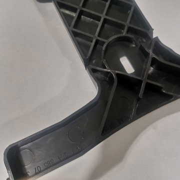 DRŽÁK KRYTY PŘEDNÍHO NÁRAZNÍKU DO MERCEDES BENZÍN W204 C250 2008 2014