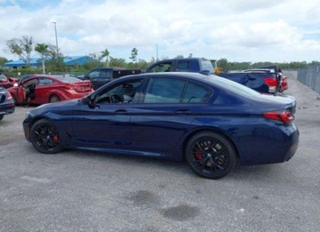 BMW Seria 5 G30-G31 2021 BMW Seria 5 2021, 4.4L, 4x4, M550I, od ubezpieczalni 4.4 Benzyna 523KM, zdjęcie 1