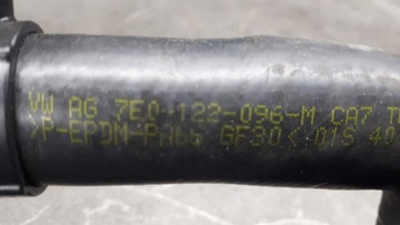 7E0122096M TRUBKA VODY VW T5 2.0 TDI
