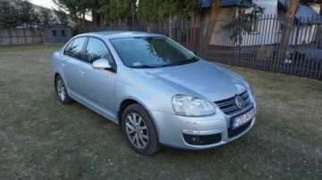 Volkswagen Jetta V 1.4 TSI 122KM 2010 Volkswagen Jetta zarejestrowany, ubezpieczony., zdjęcie 2
