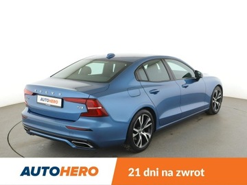 Volvo S60 II Sedan Facelifting 2.0 T4 DRIVE-E 190KM 2019 Volvo S60 R-Design automat T4 skóra navi kamera, zdjęcie 6