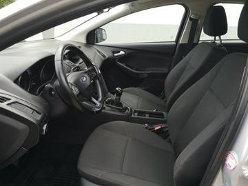 Ford Focus III Hatchback 5d facelifting 1.6 Ti-VCT 85KM 2015 Ford Focus 1.6 16V Benzyna Klima Podgrz. szyby, zdjęcie 15