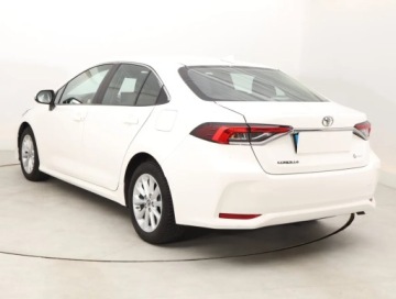 Toyota Corolla XII Sedan 1.5 VVT-i 125KM 2022 Toyota Corolla 1.5 VVT-i, Salon Polska, zdjęcie 3