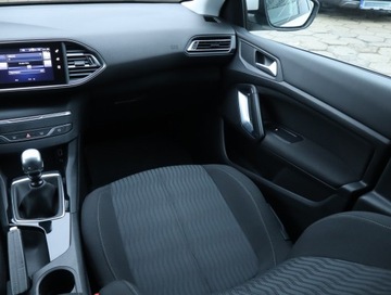 Peugeot 308 II SW 1.2 PureTech 130KM 2016 Peugeot 308 1.2 PureTech, Navi, Klima, zdjęcie 7