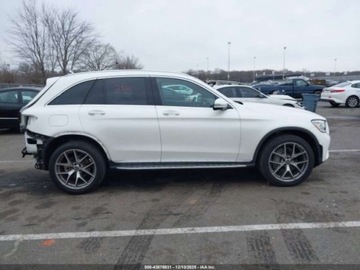 Mercedes GLC C253 2021 Mercedes-Benz GLC 300 4Matic 2021 2.0 Benzyna 255KM, zdjęcie 6