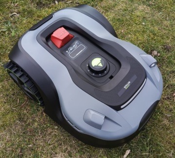 РОБОТ-КОСИЛКА АВТОМАТИЧЕСКАЯ КОСИЛКА 2000 м2 STALCO ПРИМЕНЕНИЕ + КАРТИРОВАНИЕ