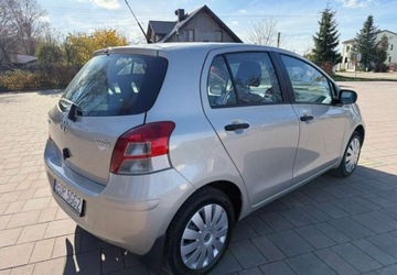 Toyota Yaris II Hatchback 5d 1.33 Dual VVT-i 101KM 2009 Toyota Yaris Toyota Yaris 1.33 Luna 1.3 Benzyna 100KM, zdjęcie 2