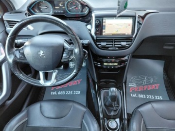 Peugeot 2008 I SUV Facelifting 1.2 PureTech 110KM 2016 Peugeot 2008 Panorama Navi Klimatronik Alu PDC Hak 1.2 Benzyna 110KM, zdjęcie 19