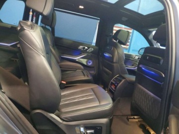 BMW X7 2024 BMW X7 M60i 2024 4.4 Benzyna 523KM, zdjęcie 11