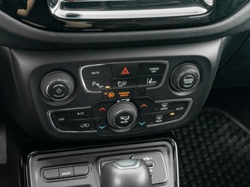 Jeep Compass II SUV Facelifting 1.3 GSE T4 150KM 2021 Jeep Compass WE3M829#1.3 TMair Limited FWD DDCT, zdjęcie 18