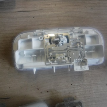LAMPA POLSTROVÁNÍ RENAULT MEGANE III 264300007R