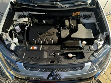 Mitsubishi Outlander III SUV Facelifting 2017 2.0 150KM 2018 Mitsubishi Outlander 7-osób! 1-rej.2019 Łopatki, zdjęcie 30