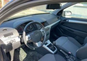 Opel Astra J Hatchback 5d 1.6 Twinport ECOTEC 115KM 2009 Opel Astra Opel Astra 1.6 Benzyna 115KM, zdjęcie 13