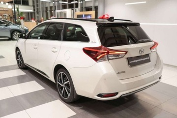 Toyota Auris II Touring Sports Facelifting 1.6 Valvematic 132KM 2017 Toyota Auris 1.6 Selection 1.6 Benzyna 132KM, zdjęcie 3