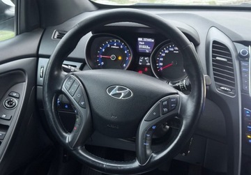 Hyundai i30 II Wagon Facelifting 1.6 GDI 135KM 2016 Hyundai i30 1,6 GDI 135KM Climatronic Kamera Led Navi Bezwypadkowy SERWIS, zdjęcie 17